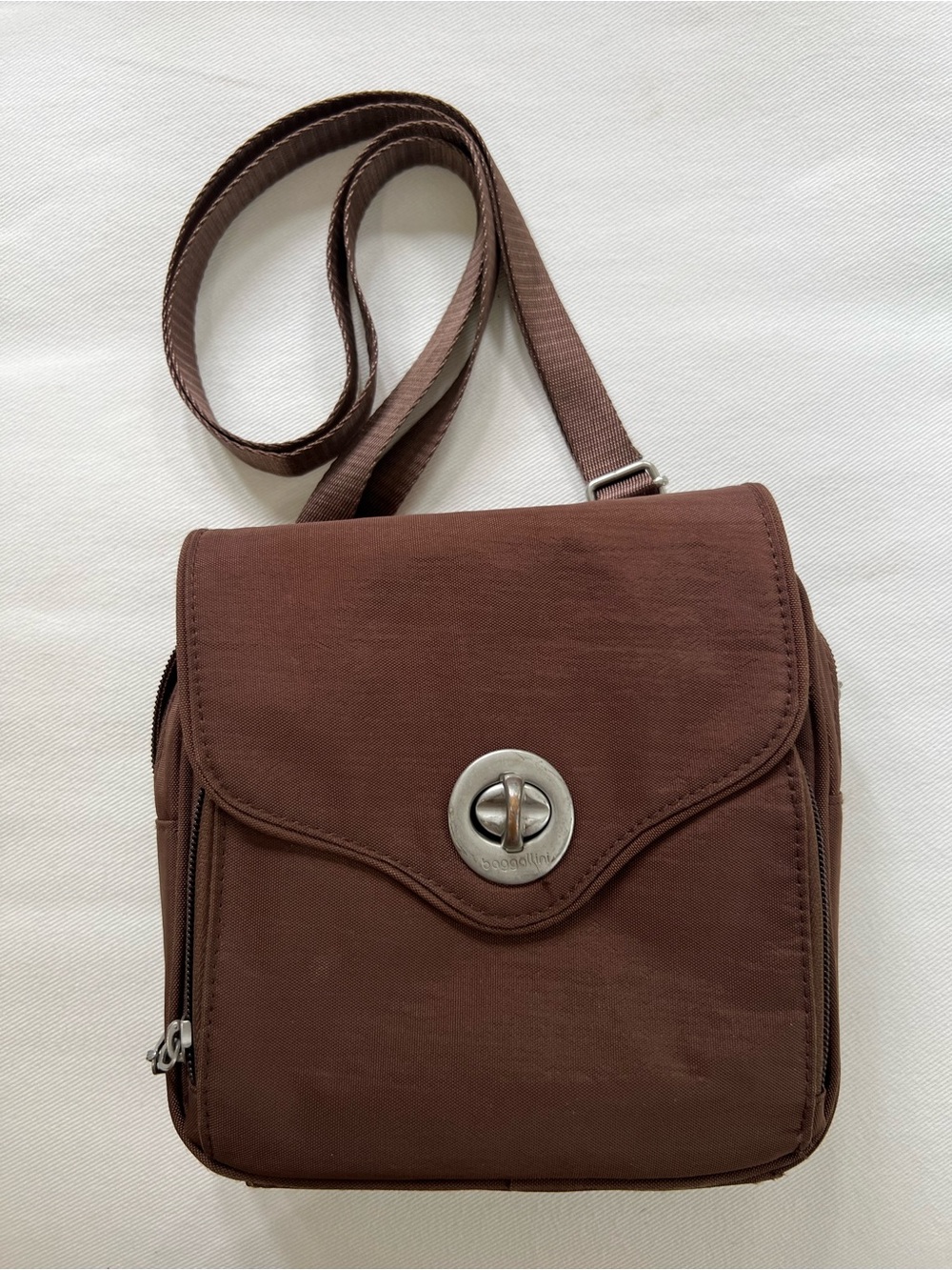 Baggallini Brown Nylon Top Zip Front Twist Lock Purse Crossbody Bag